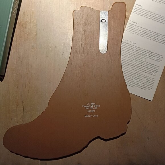 NIB l.l. bean cribbage board with 6 pegs - Picture 3 of 4